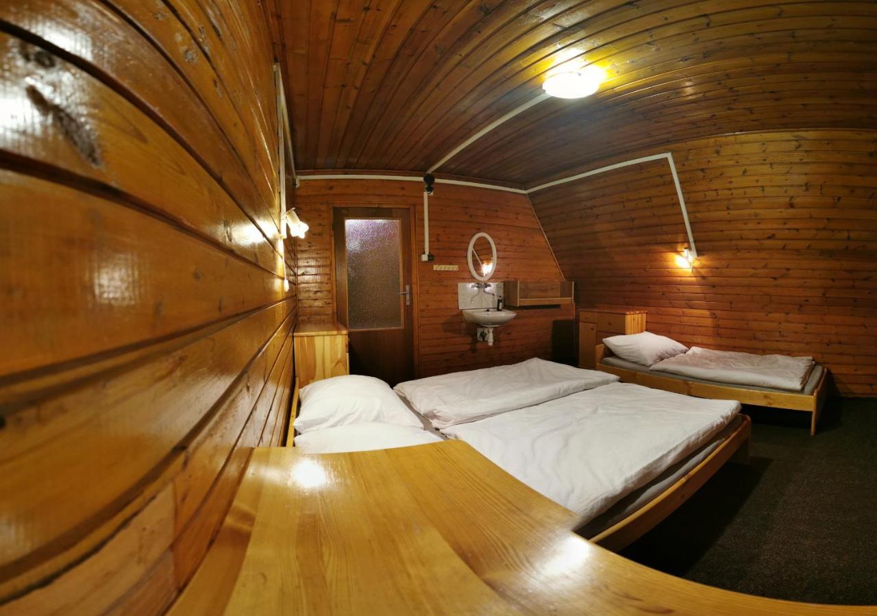 Chata Pod Majovou Muldou Demanovska Dolina Luaran gambar