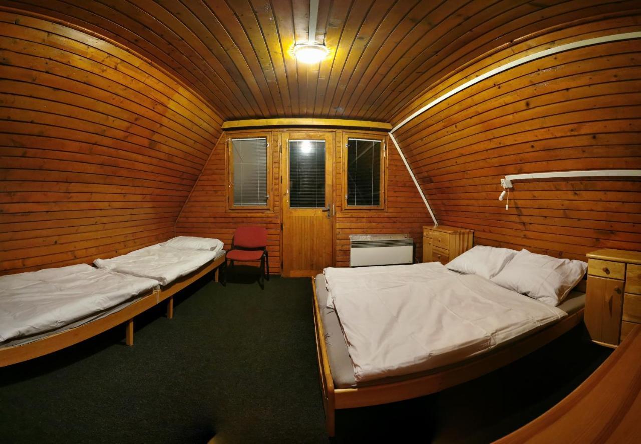 Chata Pod Majovou Muldou Demanovska Dolina Luaran gambar